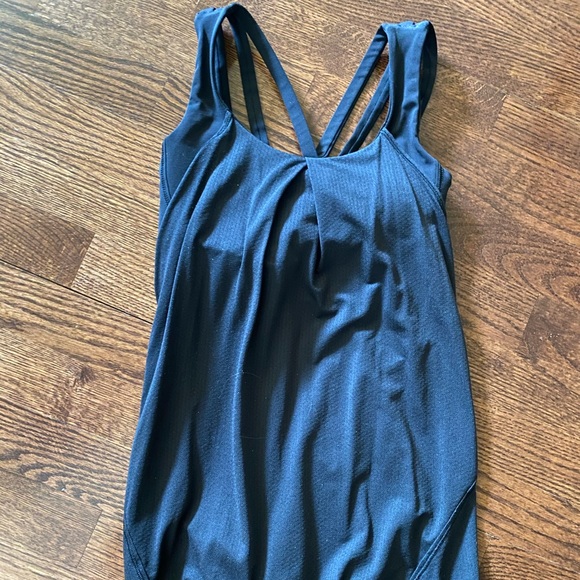 Lululemon black tank top